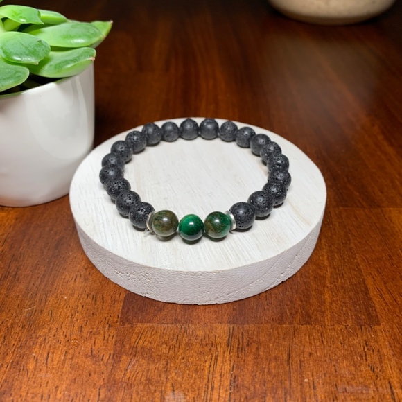 Green Tiger’s Eye Stone and Natural Lava Rock Diffuser Bracelet - Picture 5 of 7